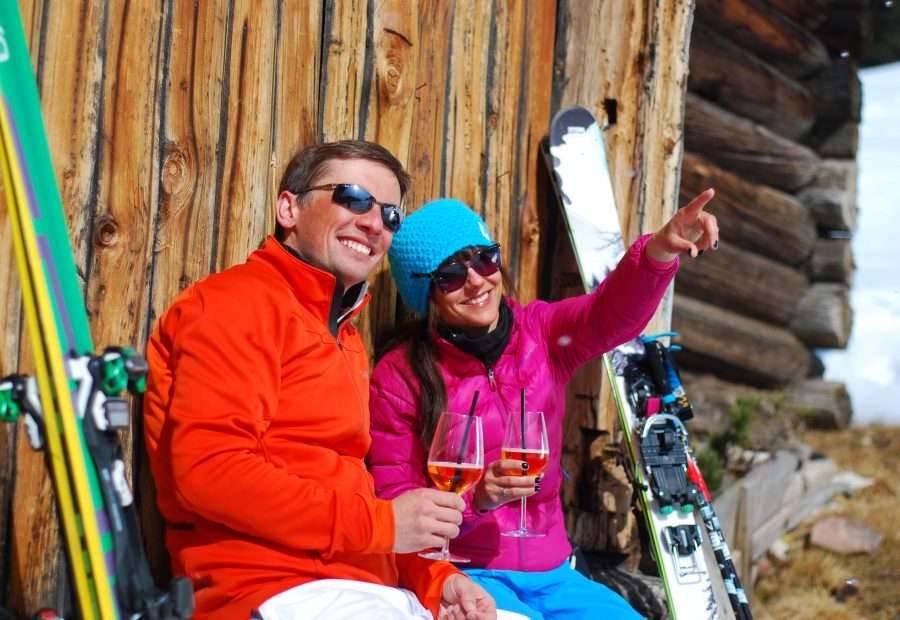 Padłeś? Powstań! Popraw kask i zasuwaj – Nauka jazdy na nartach
